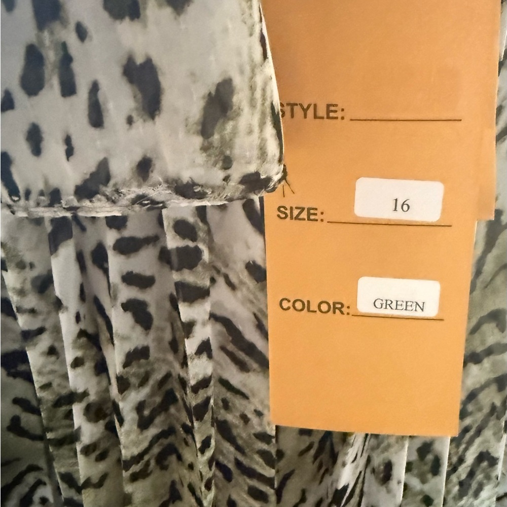 Elegant Leopard Print sequined Evening Gown by Bellezza - Picture 8 of 8